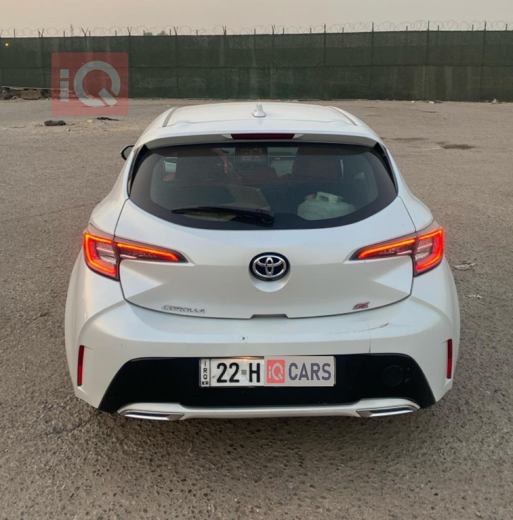 تۆیۆتا کرۆلا هاچباک